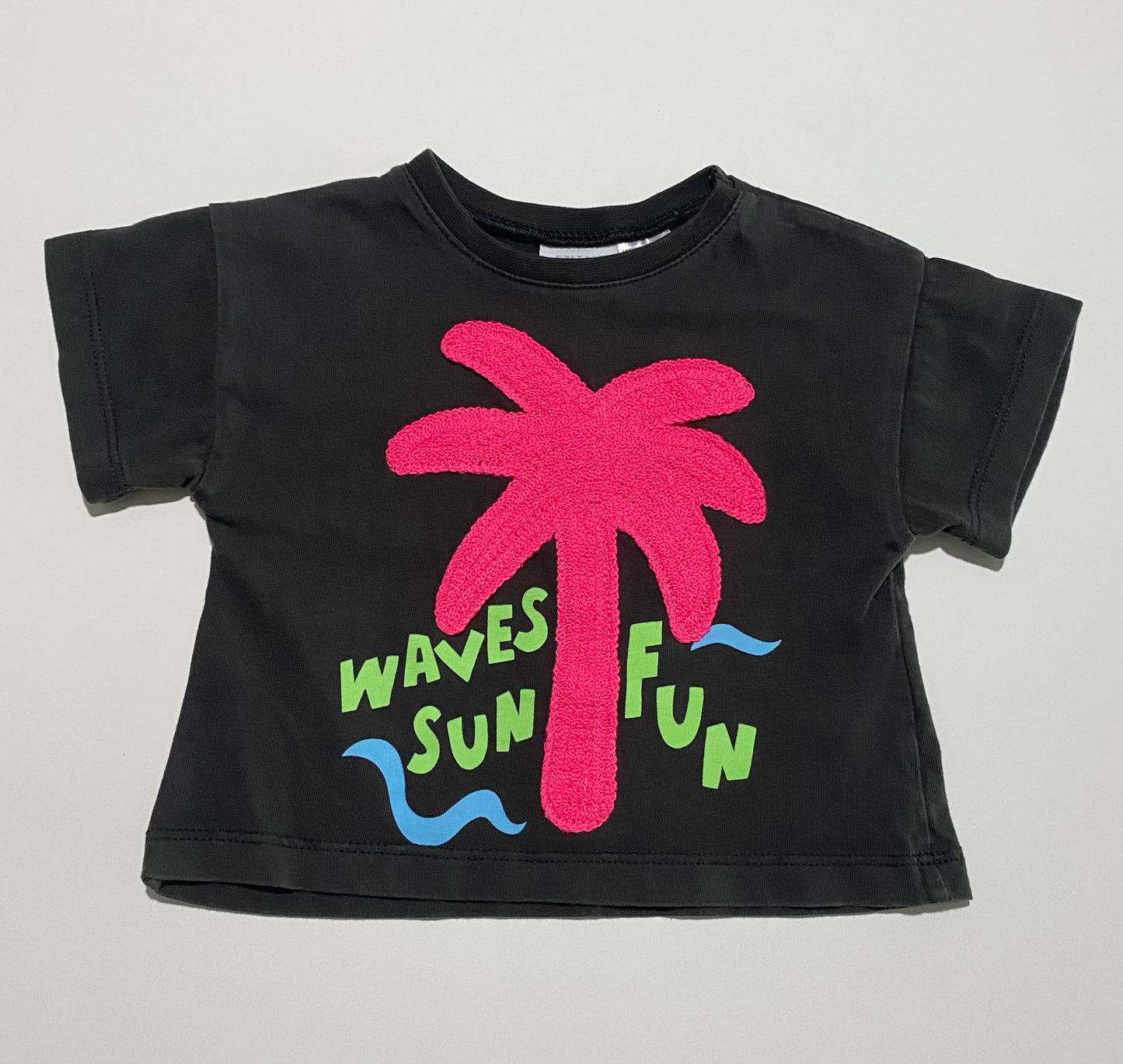 9-12 mois | T-shirt Zara (Fait Petit)