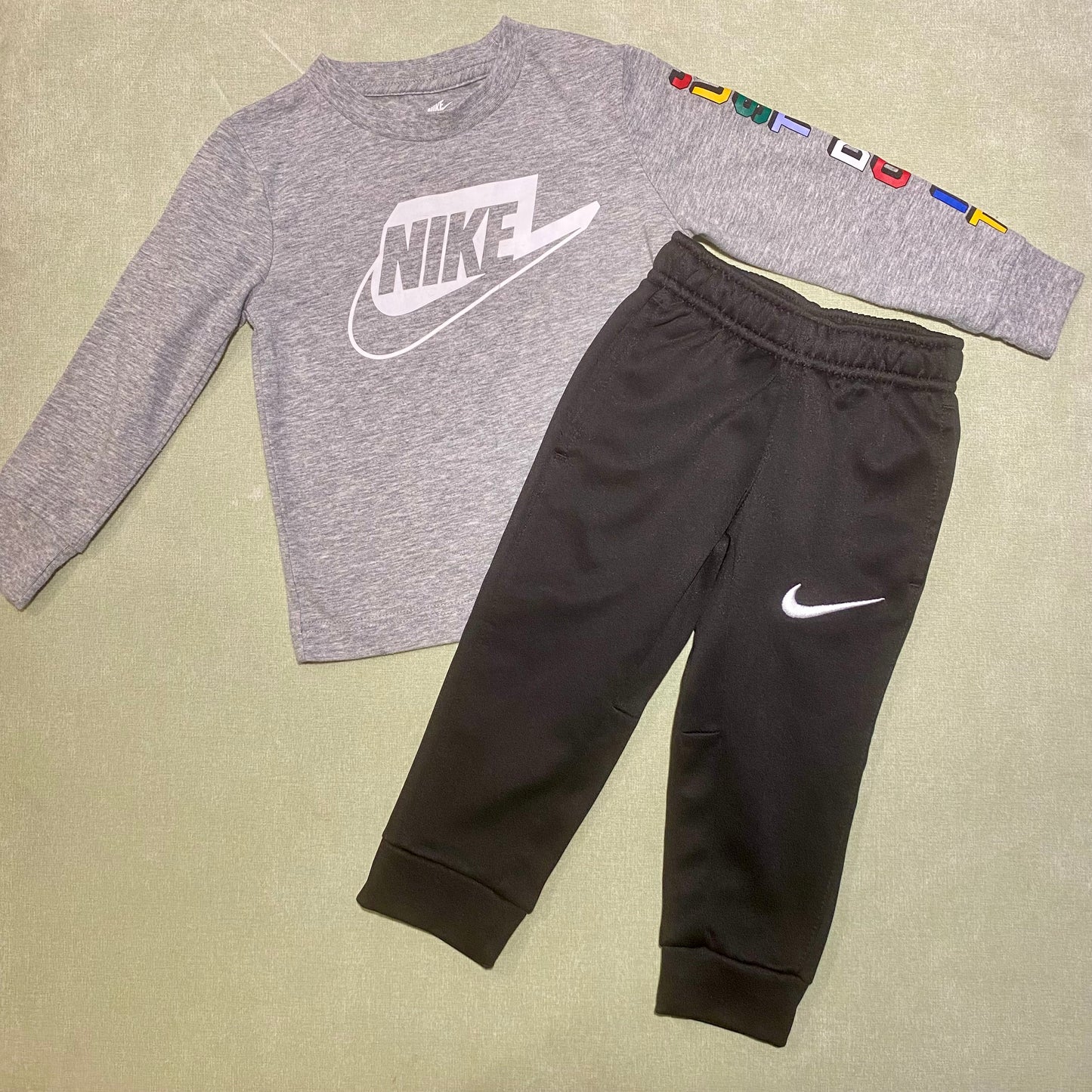 2 ans | Ensemble Nike