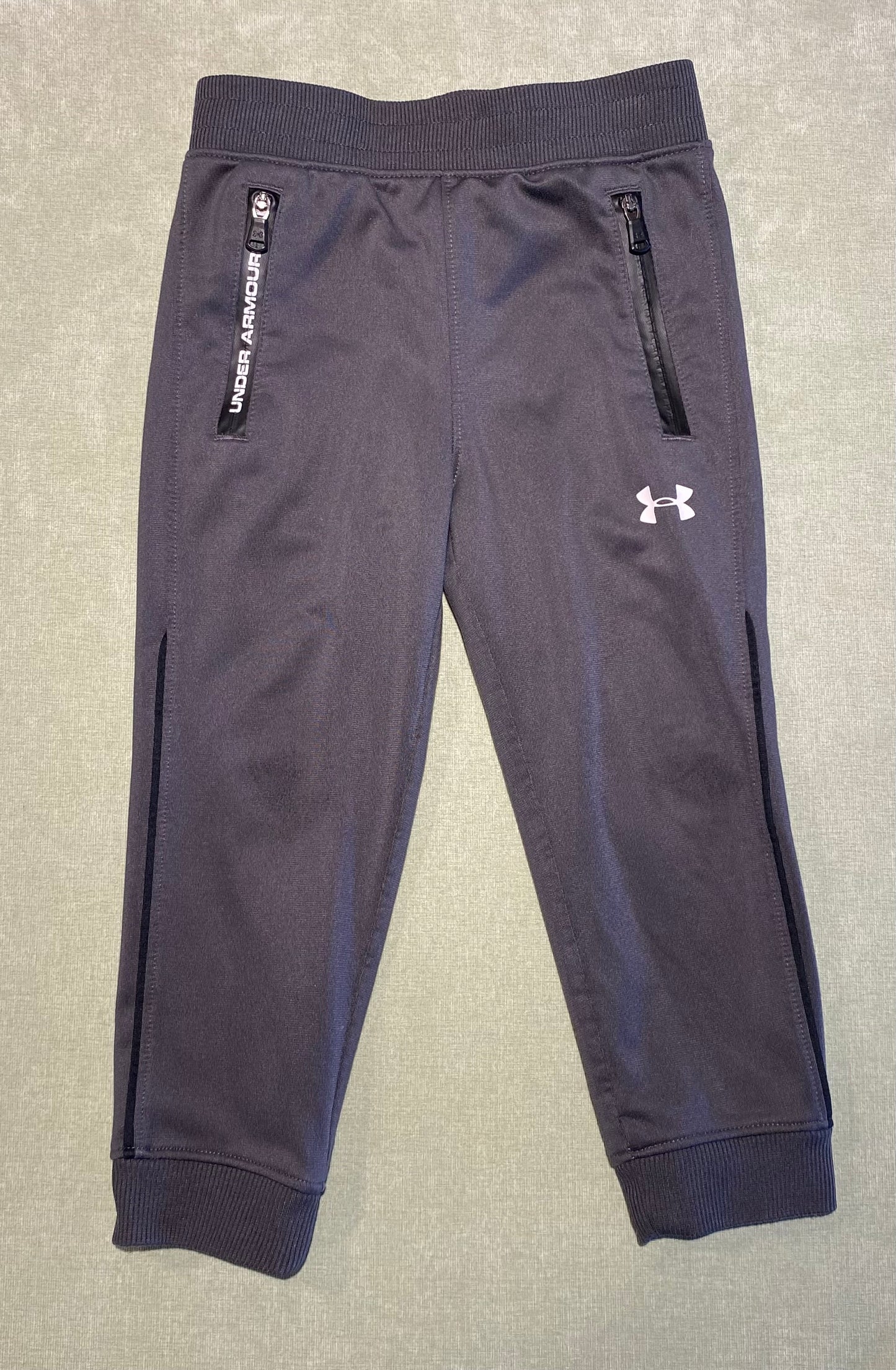 2 ans | Jogging Under Armour (Imparfait)