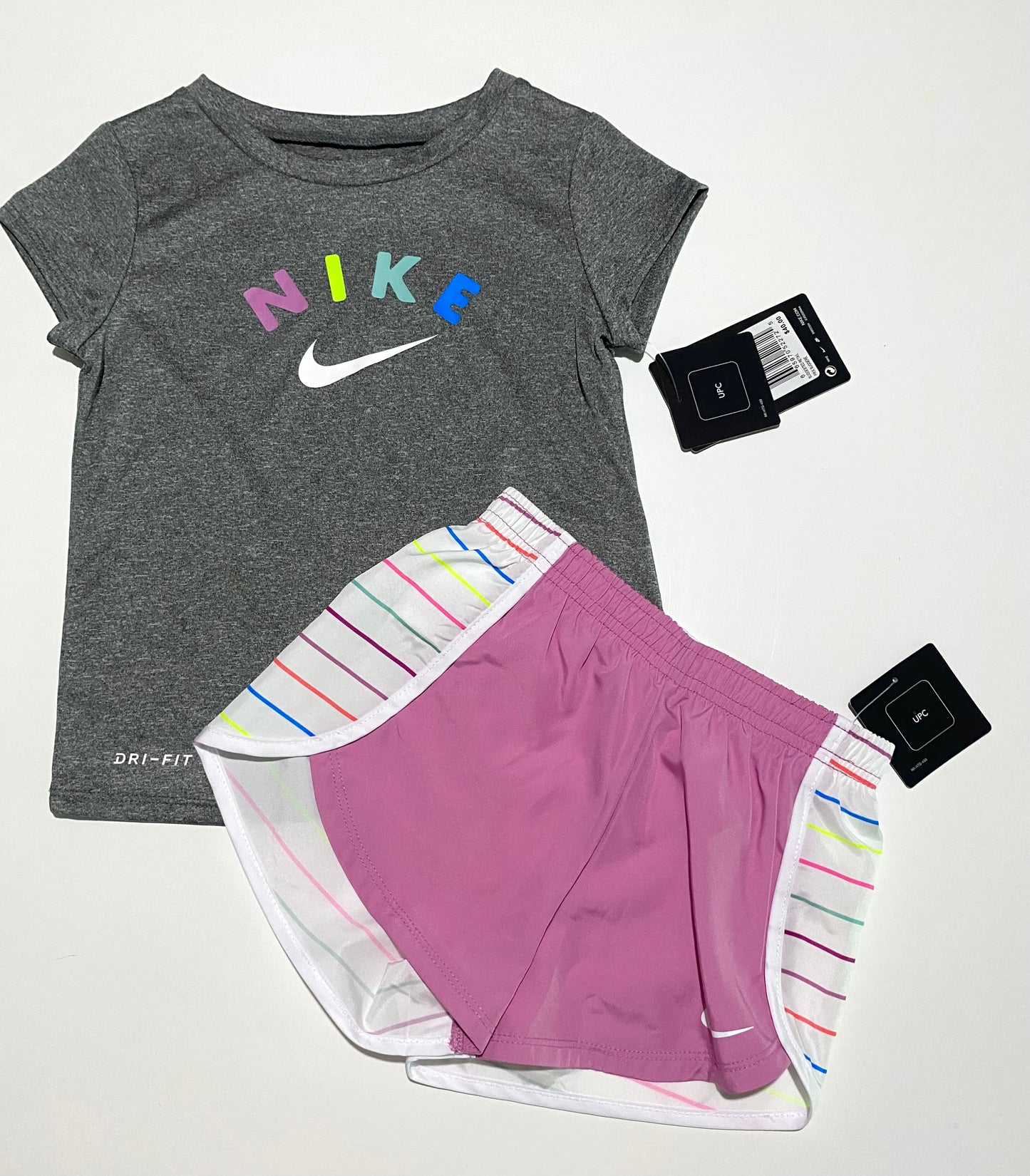 4 ans | Ensemble sport Nike (Neuf)