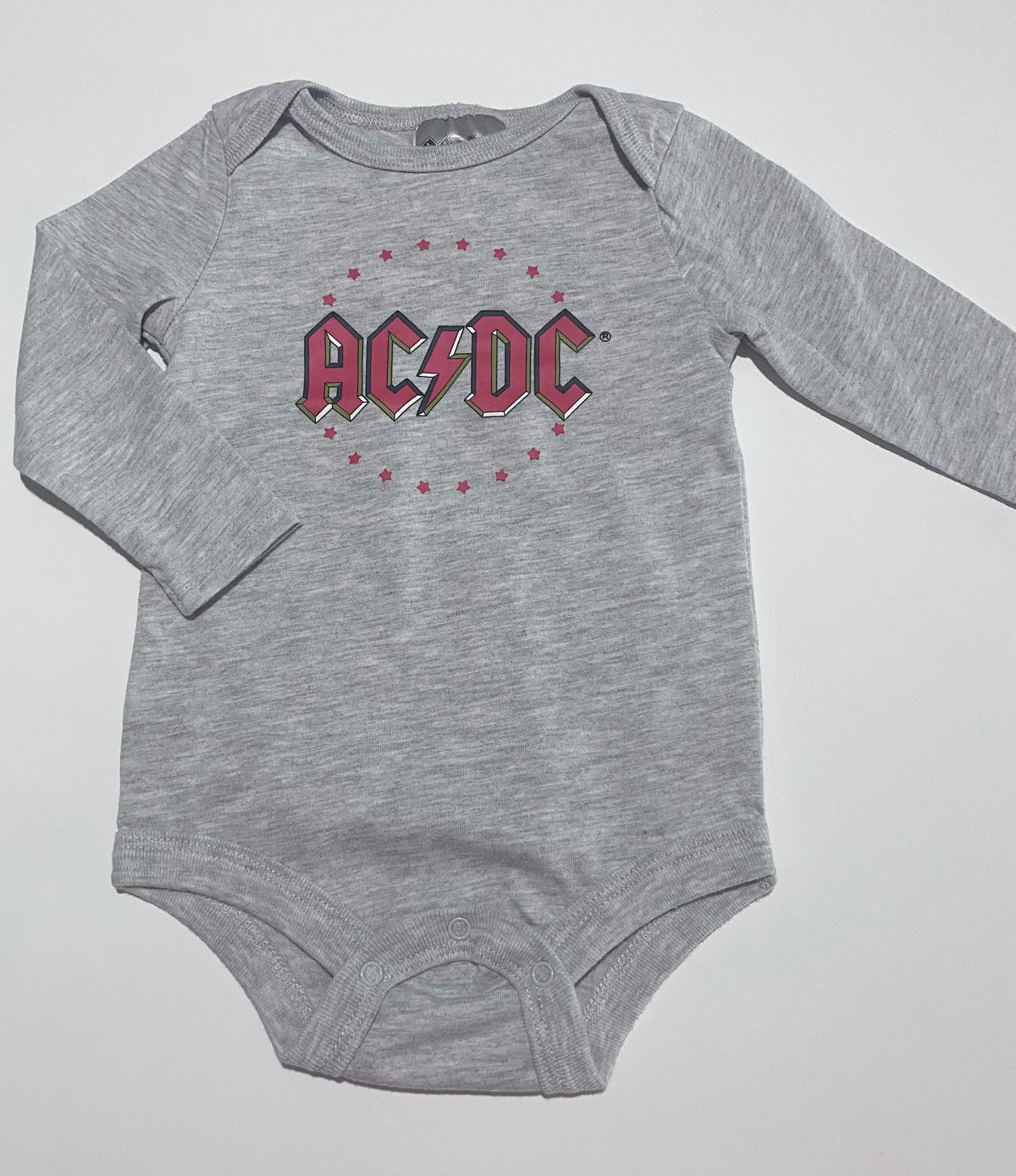 6-12 mois | Cache-couche AC/DC