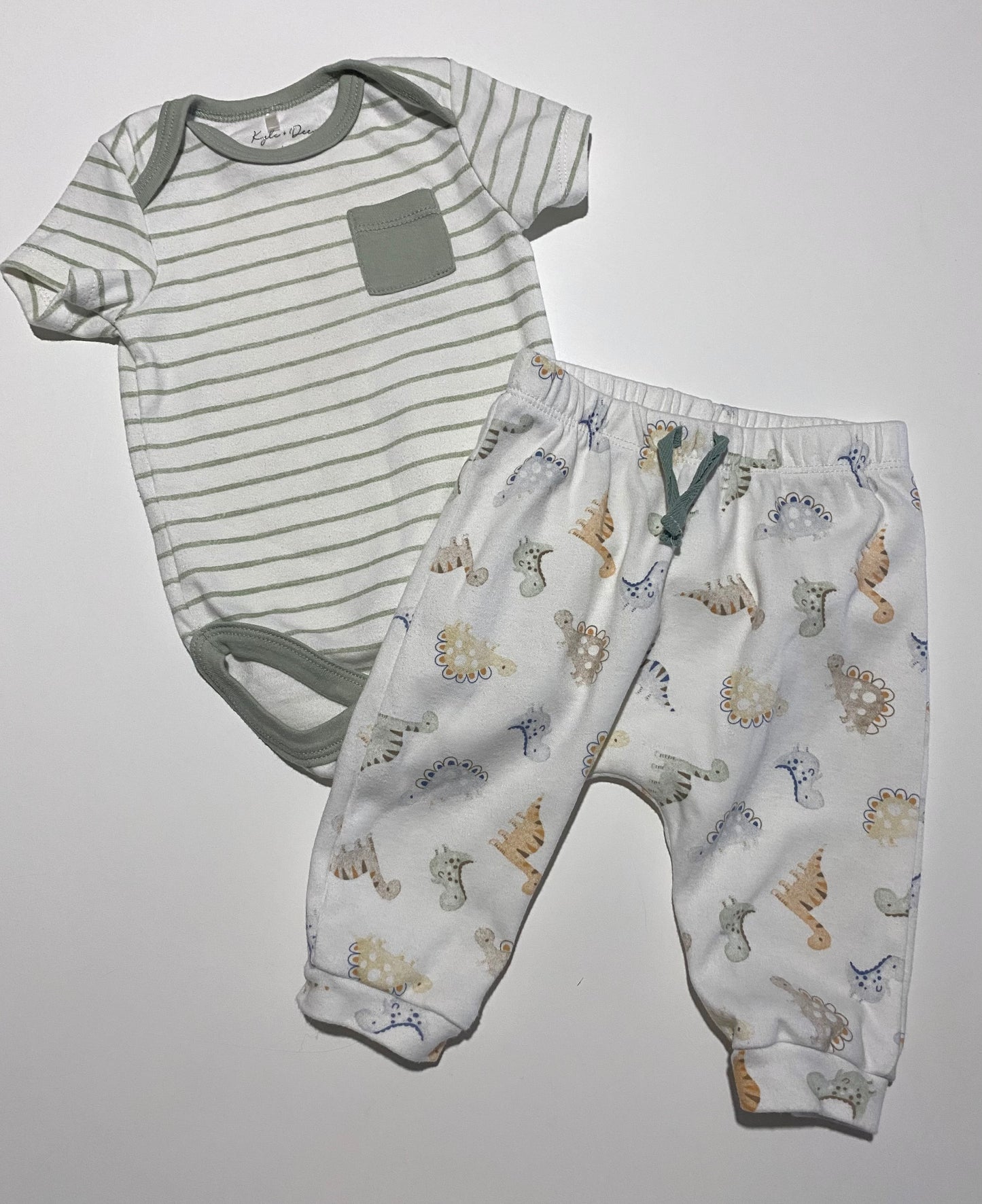 6-9 mois | Ensemble Kyle + Deena